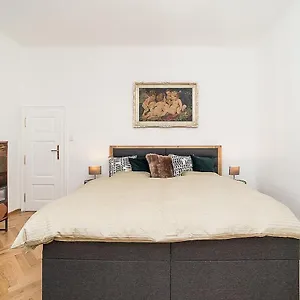Newly Renovated 1-bed At Charles Bridge Apartment