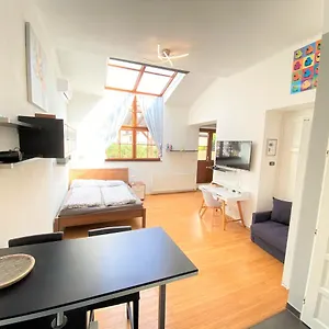 Black Eagle Apartment