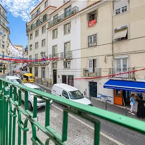 https://lovelisbonapartments-alfama-balcony.hotels-lisbon-portugal.com